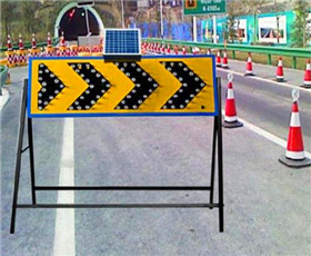 太陽能（néng）路麵指示LED燈（dēng）